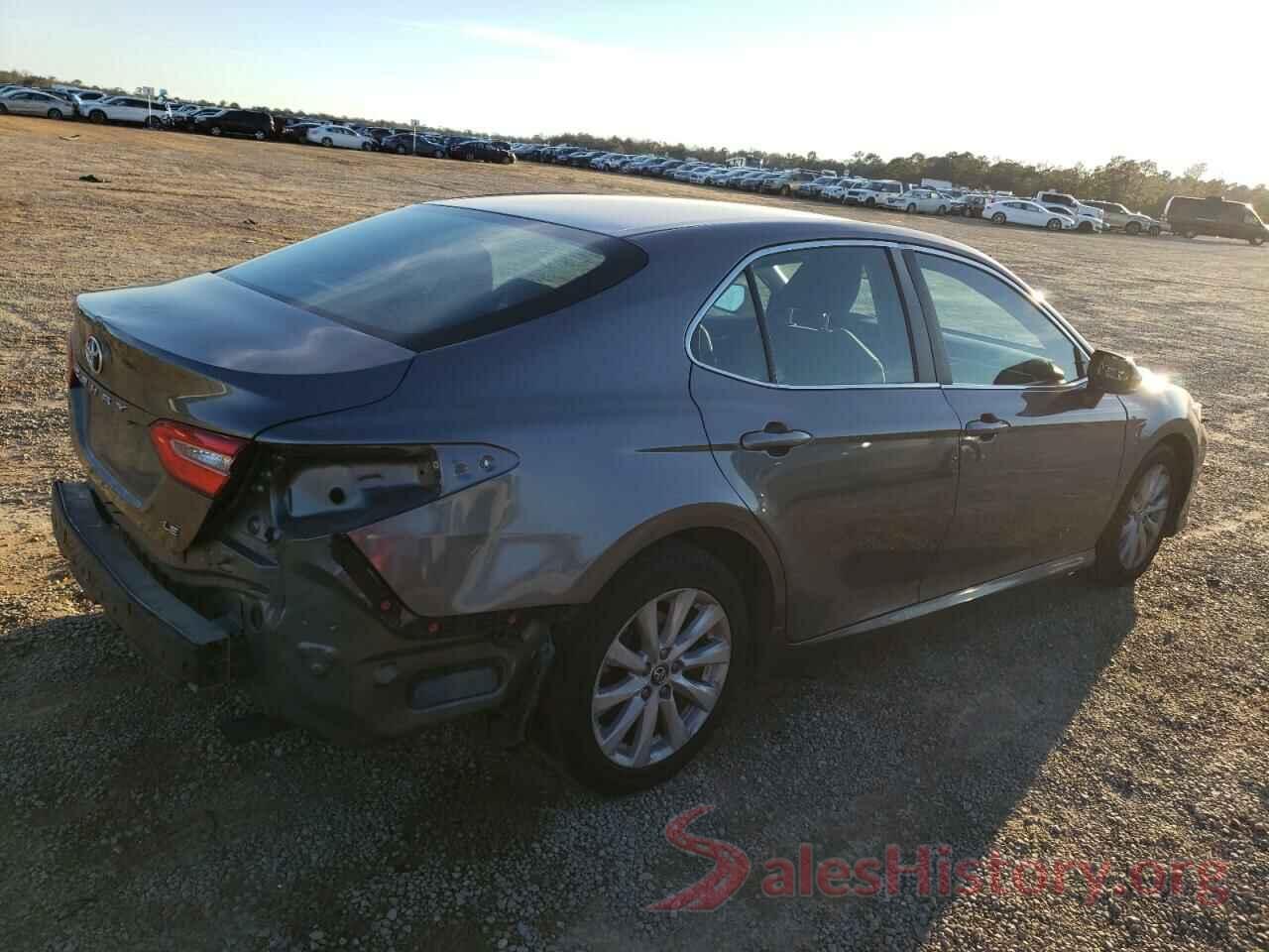 4T1B11HK5JU565867 2018 TOYOTA CAMRY