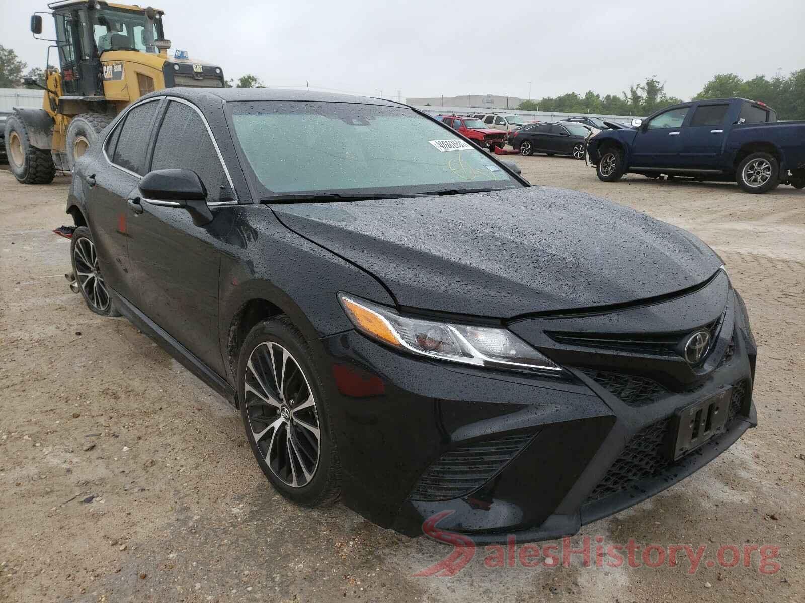 4T1B11HK4JU154122 2018 TOYOTA CAMRY