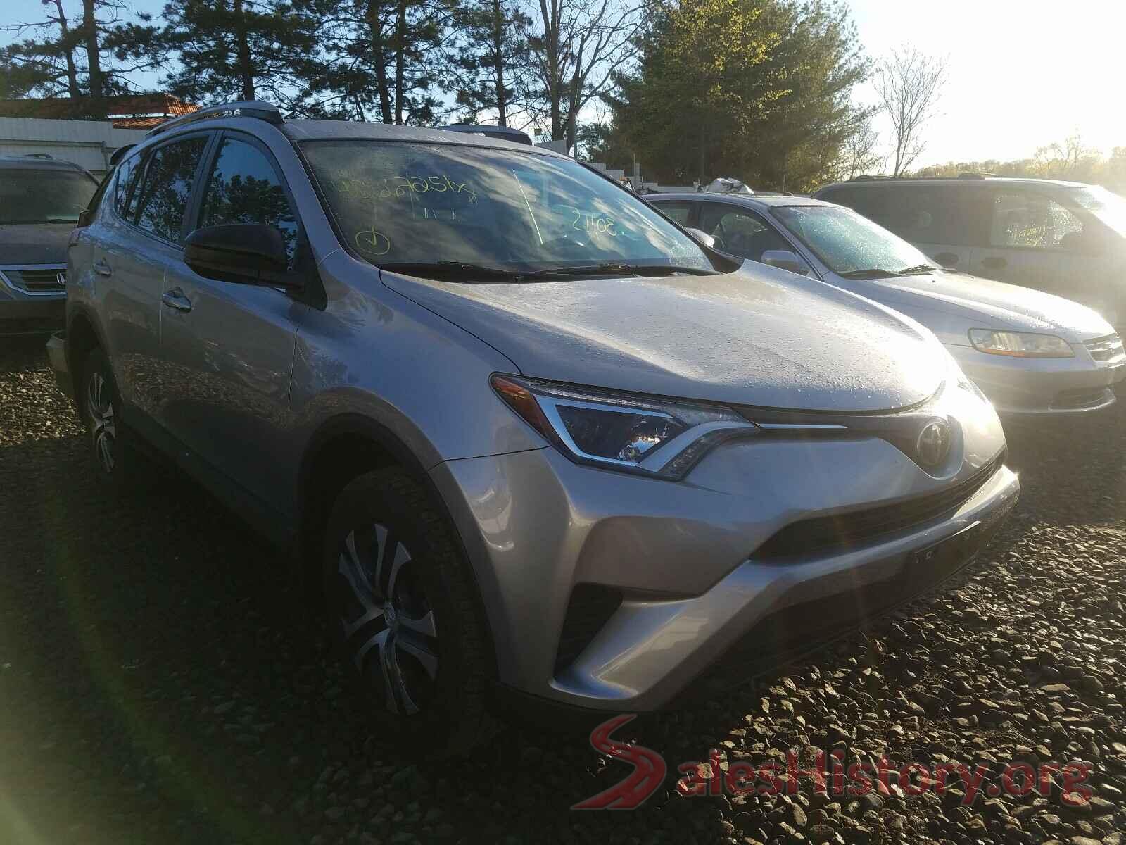 2T3BFREV8JW729599 2018 TOYOTA RAV4