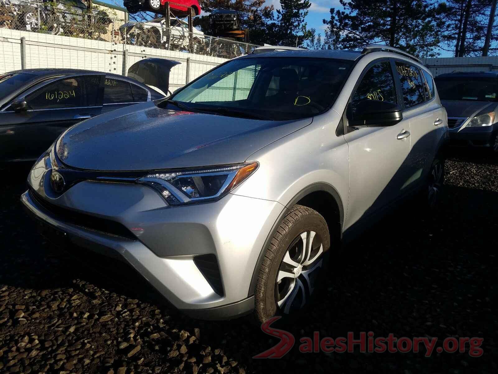 2T3BFREV8JW729599 2018 TOYOTA RAV4