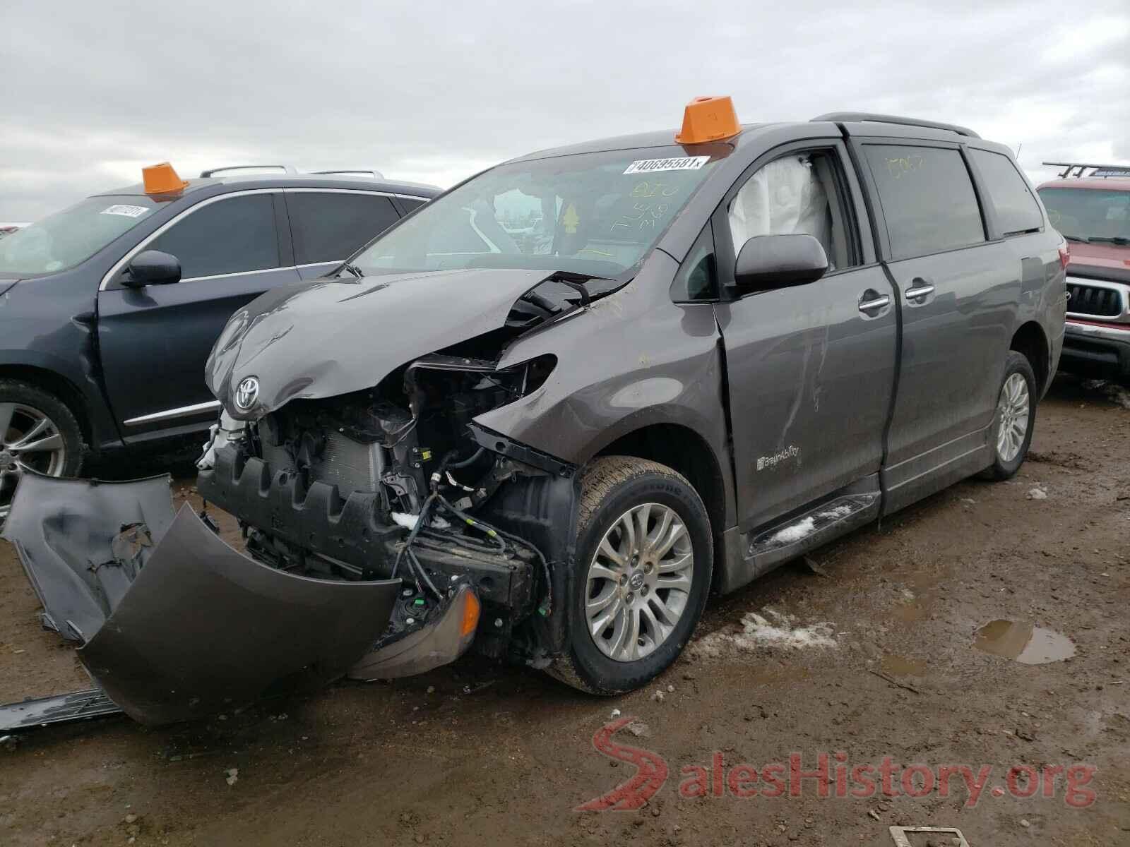 5TDYZ3DC3HS857615 2017 TOYOTA SIENNA