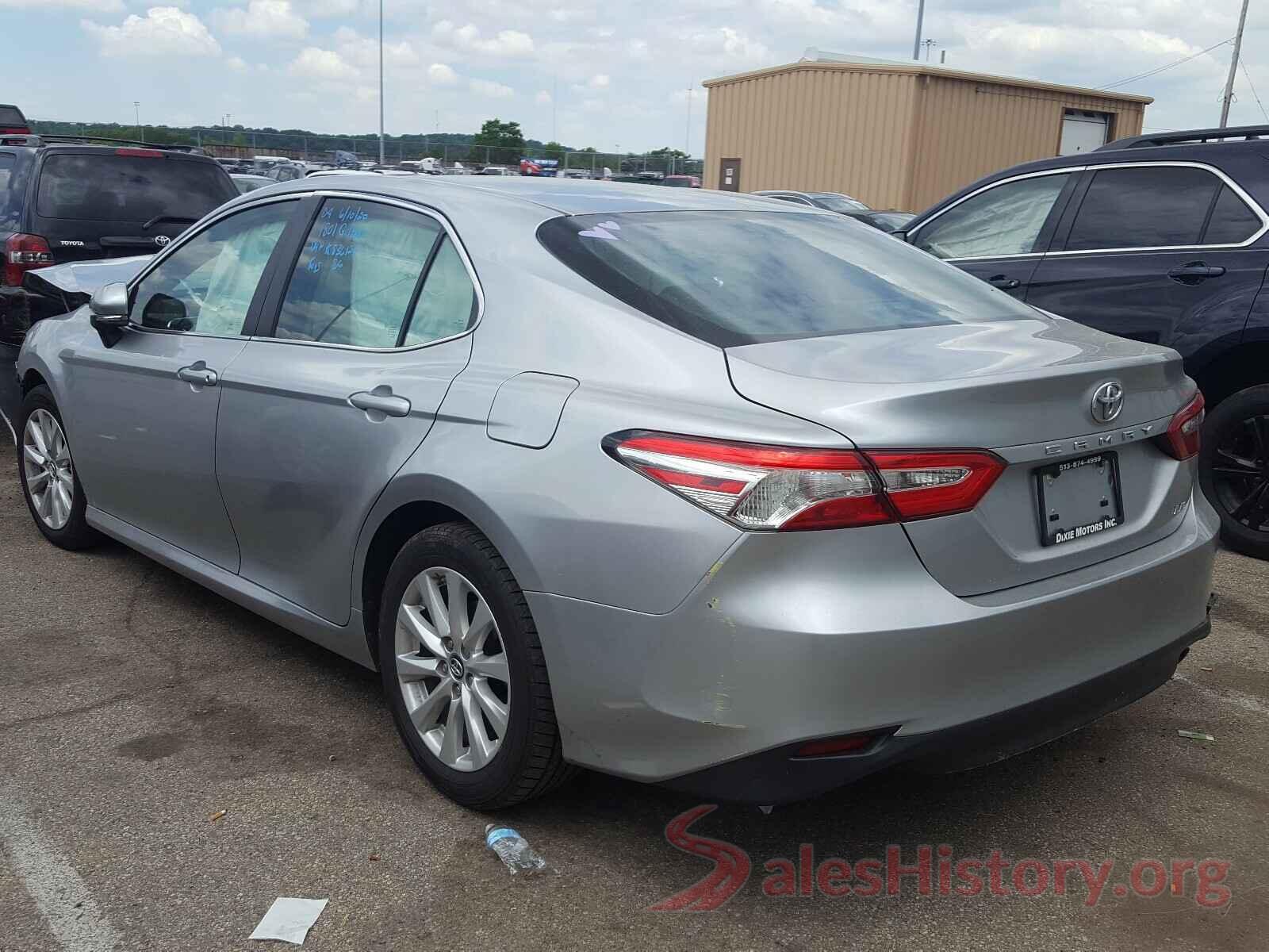 4T1B11HK9JU525467 2018 TOYOTA CAMRY