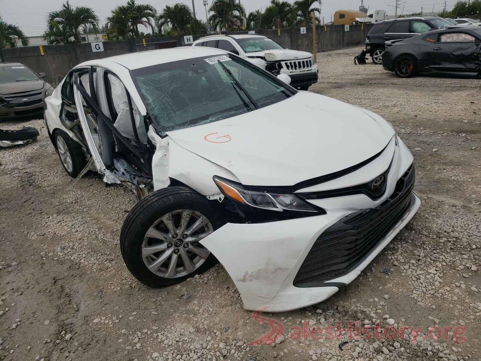 4T1B11HK8JU653019 2018 TOYOTA CAMRY