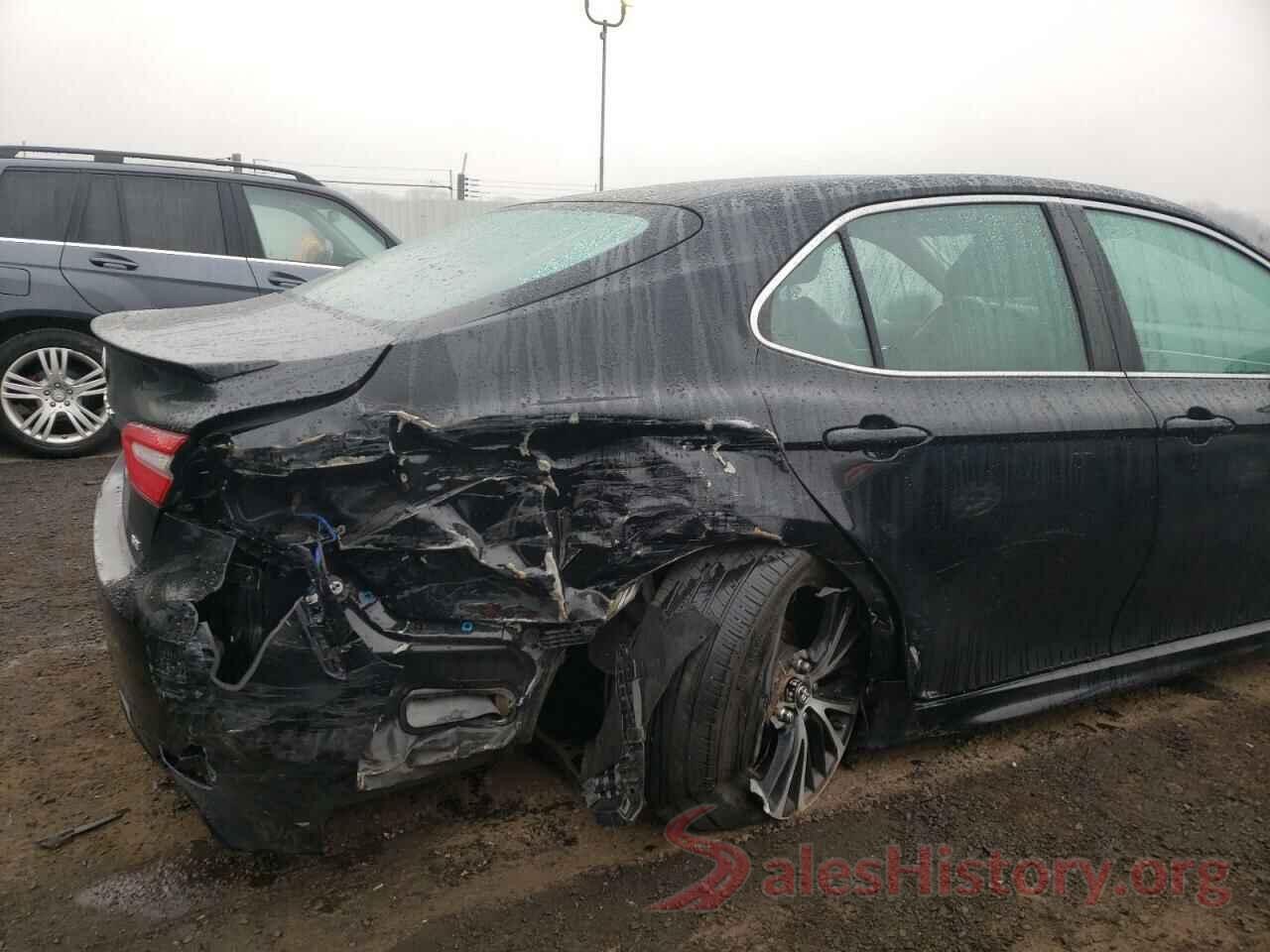 4T1B11HK4JU028861 2018 TOYOTA CAMRY