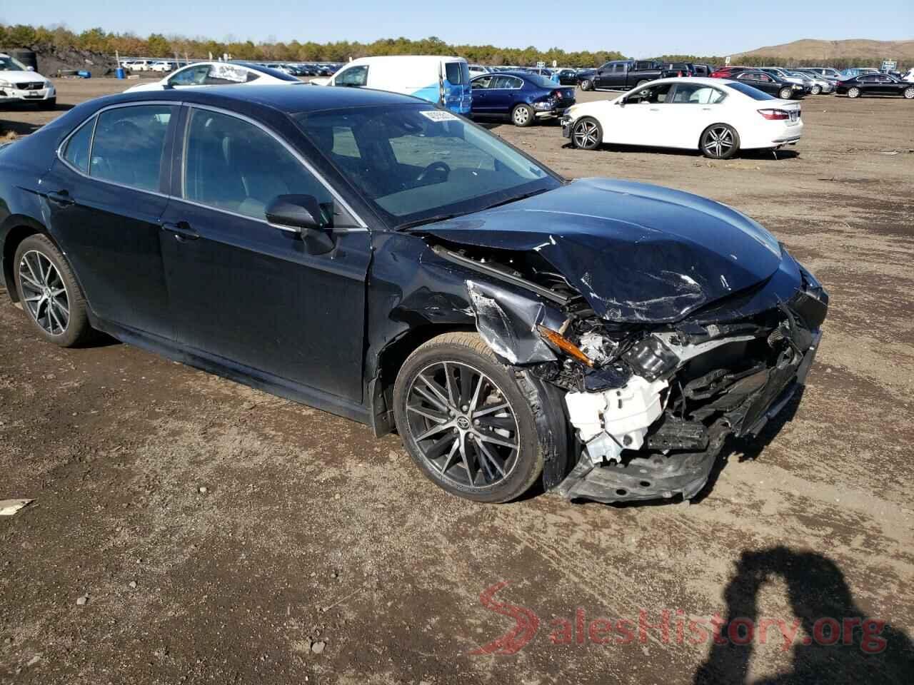 4T1G11AKXNU655005 2022 TOYOTA CAMRY