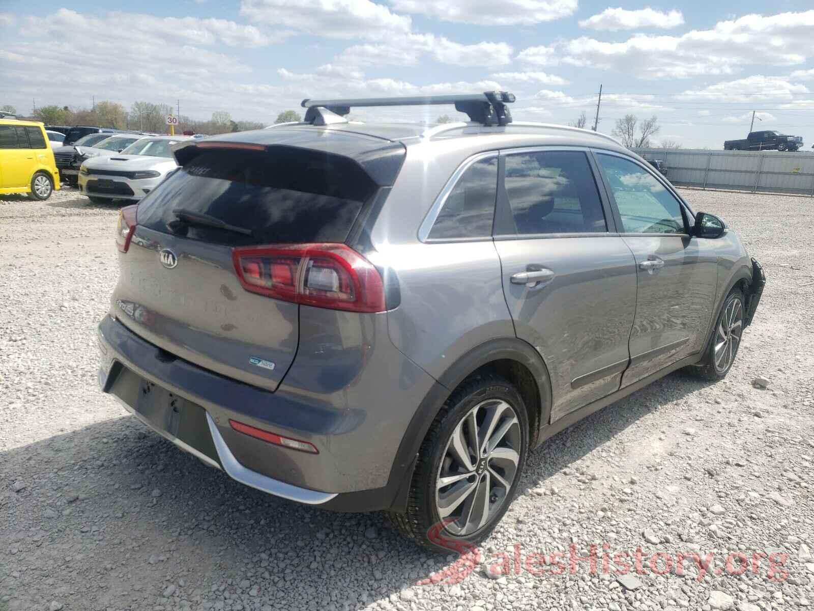 KNDCE3LC4J5132690 2018 KIA NIRO