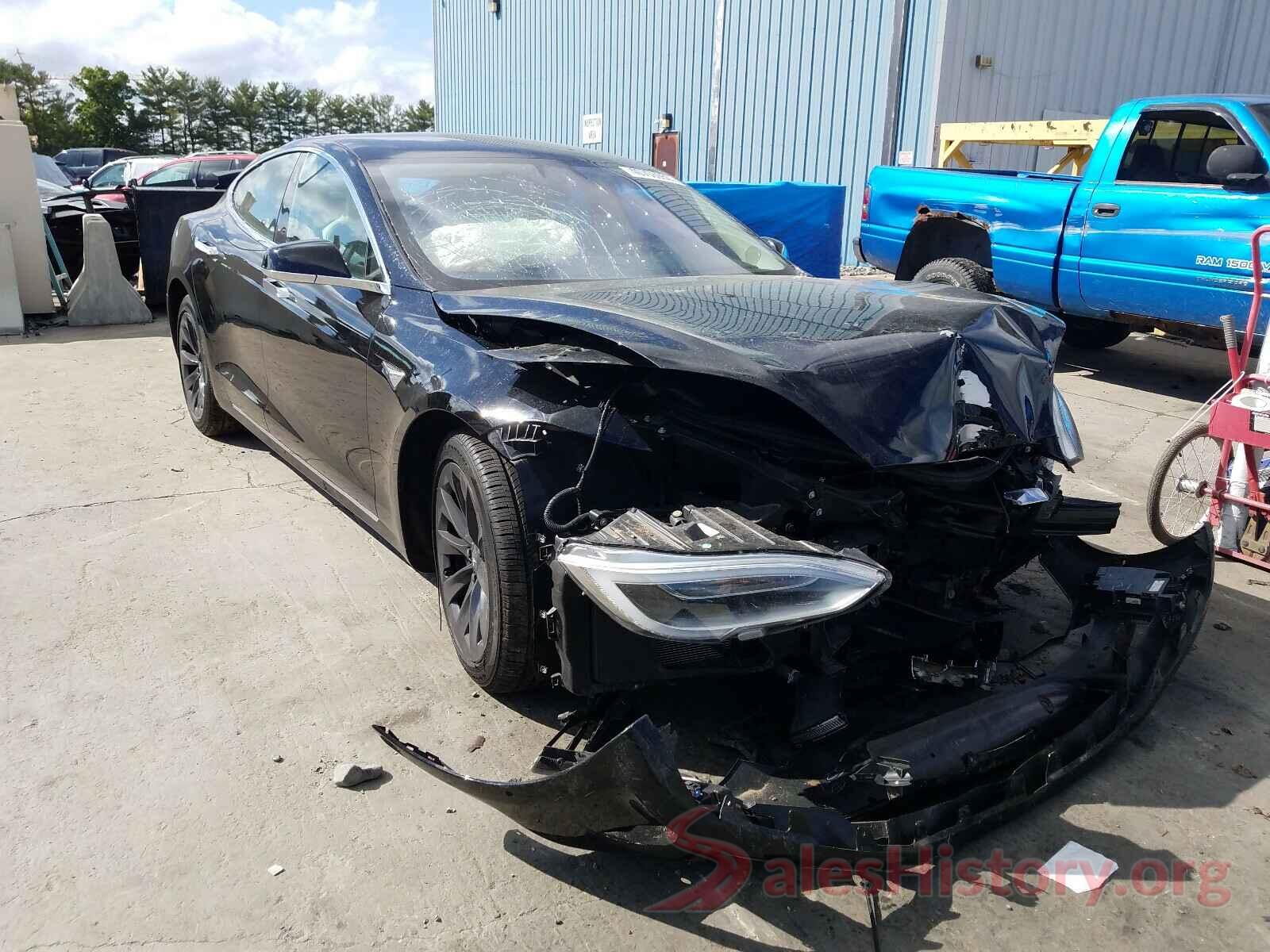 5YJSA1E25JF239858 2018 TESLA MODEL S