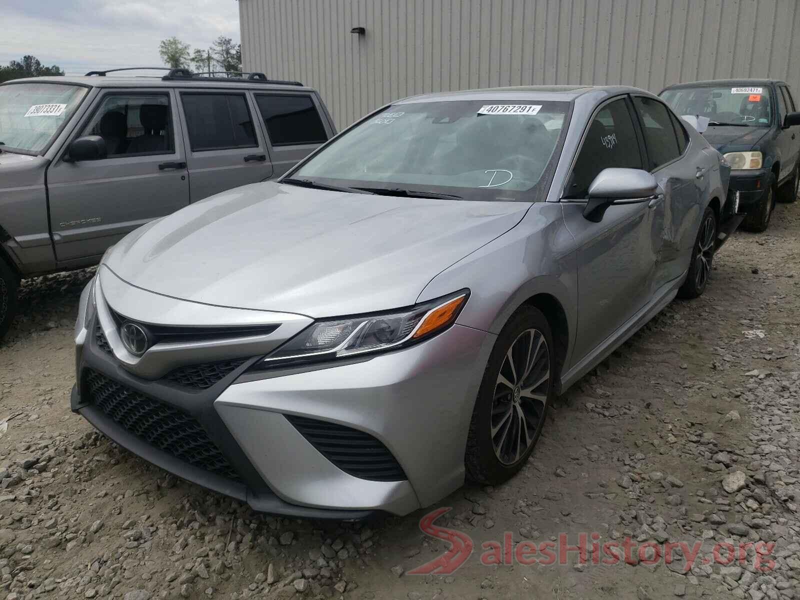 4T1B11HK1JU061039 2018 TOYOTA CAMRY