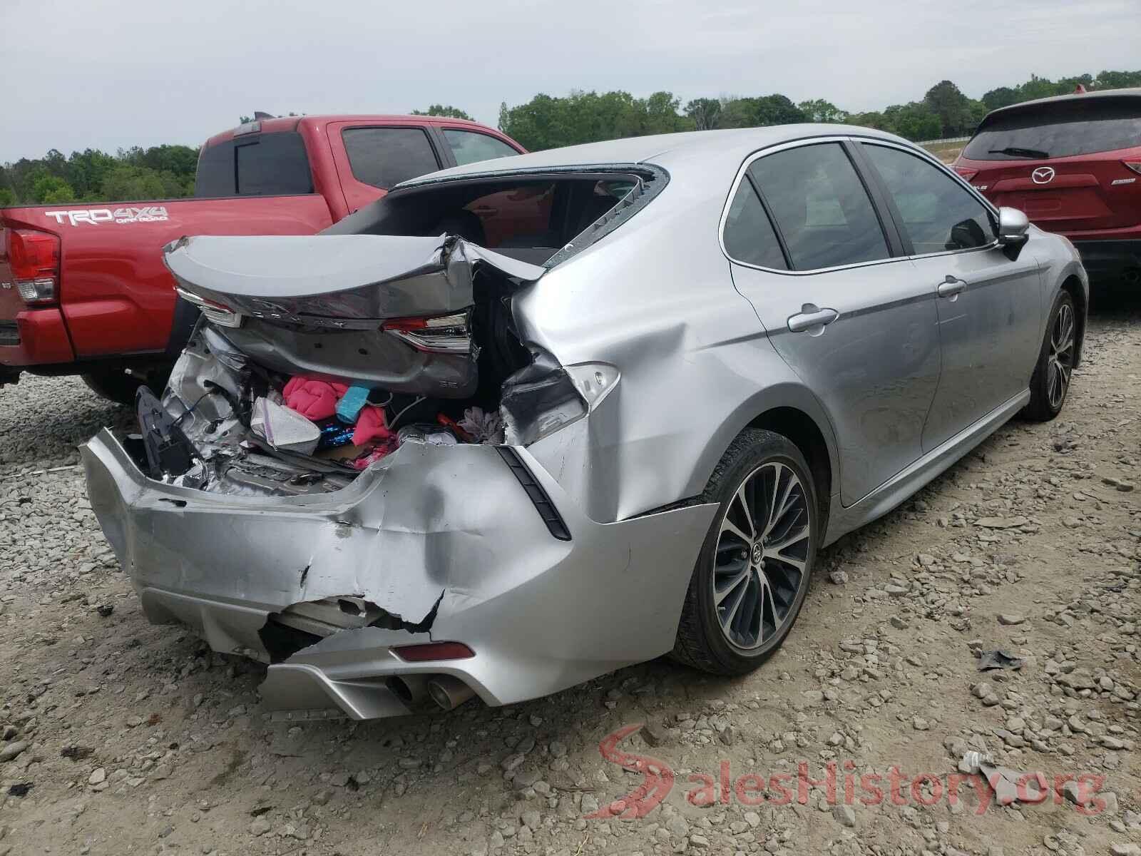 4T1B11HK1JU061039 2018 TOYOTA CAMRY