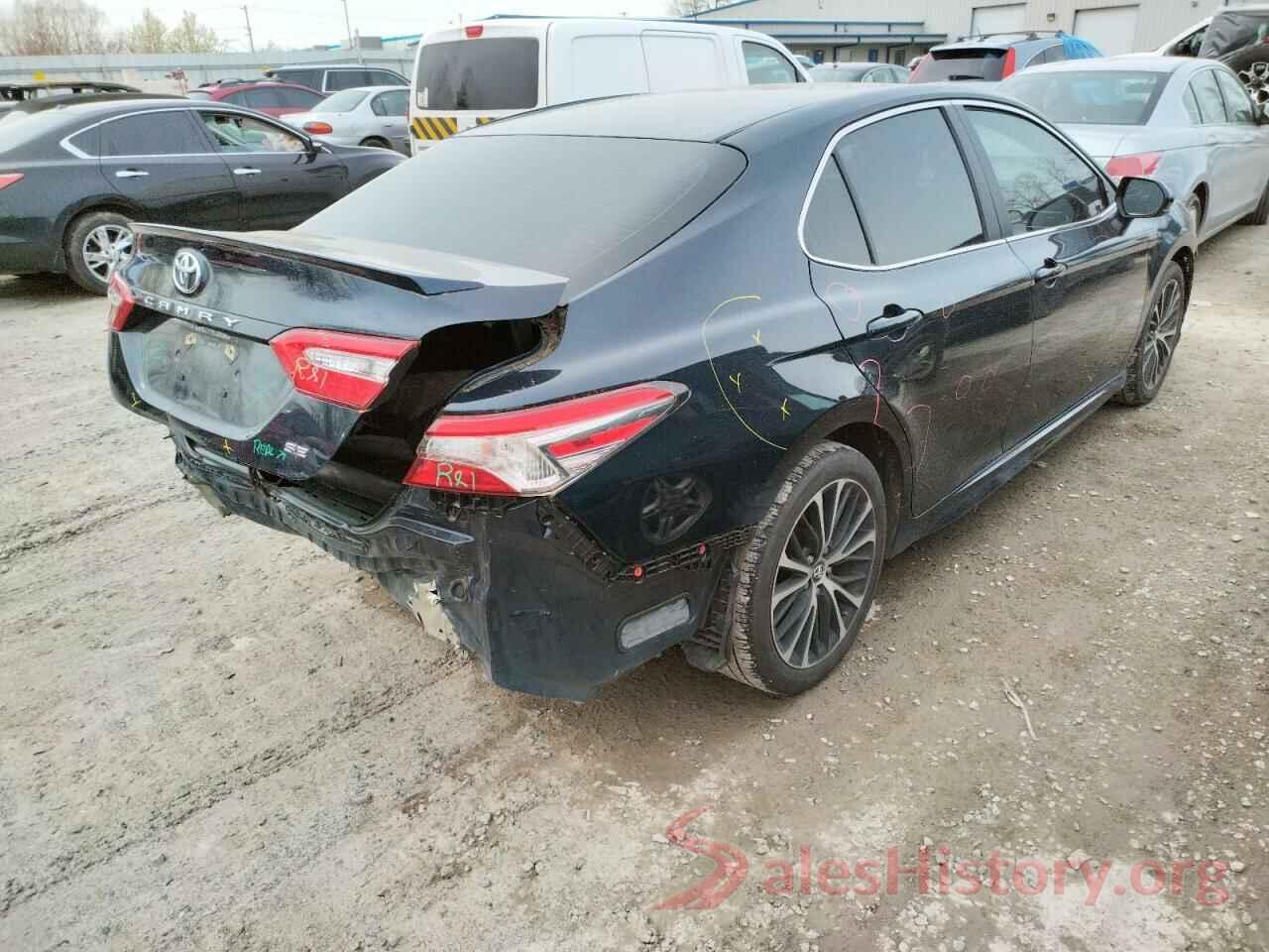 4T1B11HK4JU616369 2018 TOYOTA CAMRY