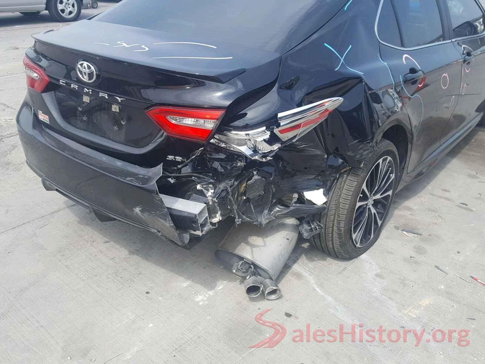 4T1B11HK2JU019091 2018 TOYOTA CAMRY