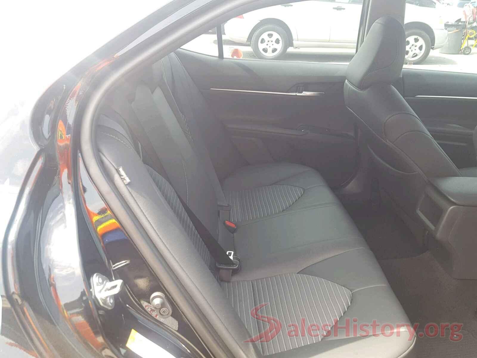 4T1B11HK2JU019091 2018 TOYOTA CAMRY