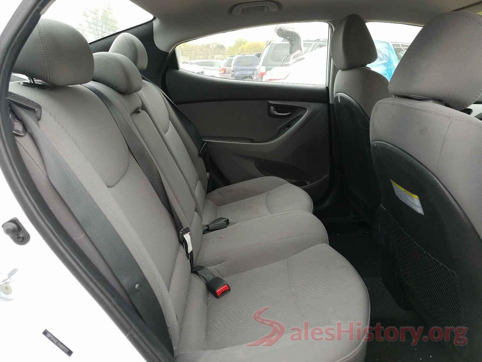 5NPDH4AE1GH695551 2016 HYUNDAI ELANTRA