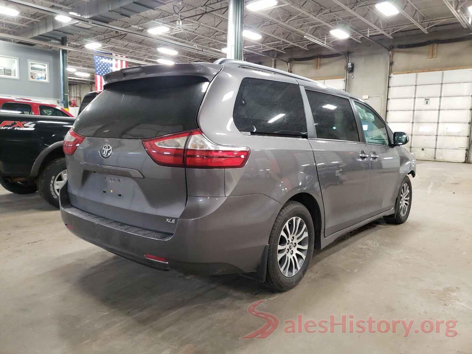 5TDYZ3DC2JS949143 2018 TOYOTA SIENNA