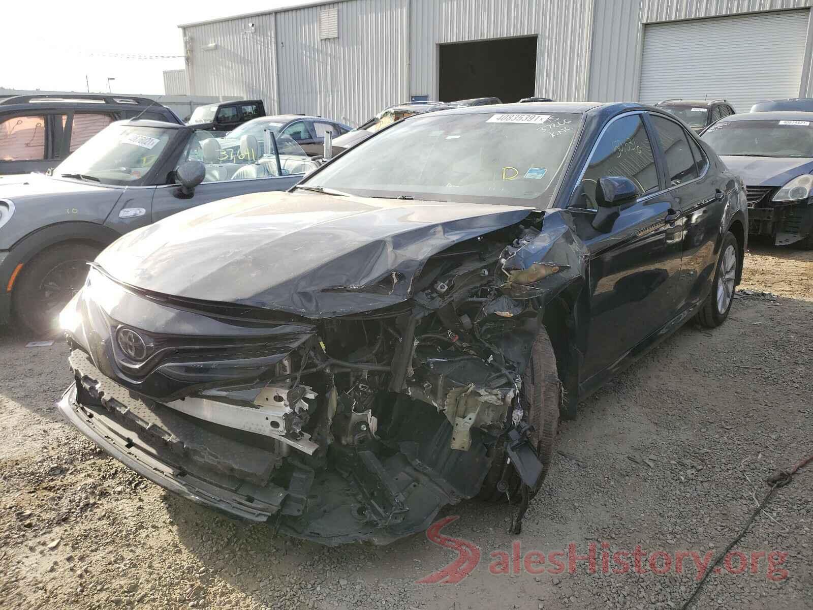 4T1B11HK0JU637266 2018 TOYOTA CAMRY