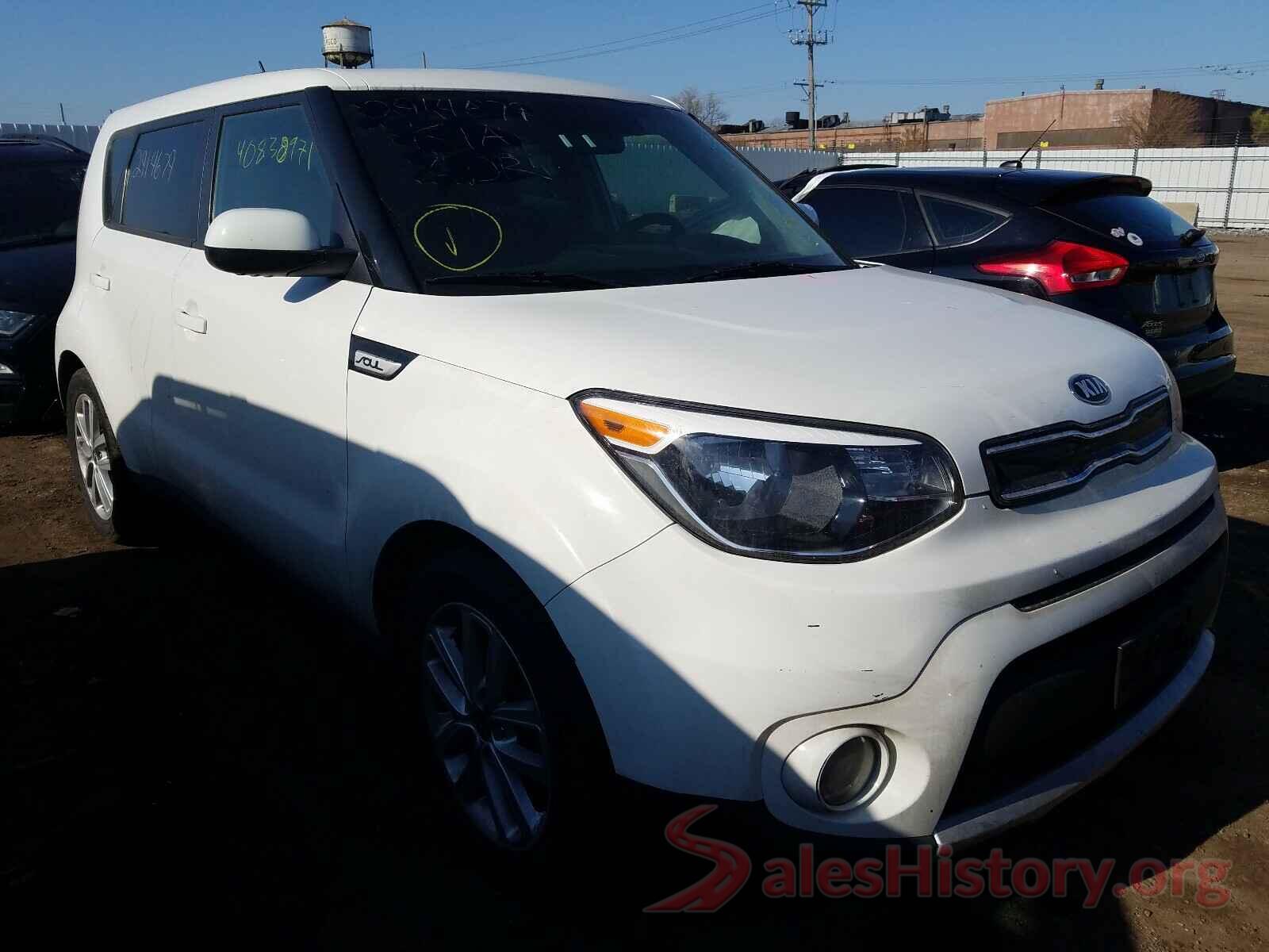 KNDJP3A53J7561815 2018 KIA SOUL