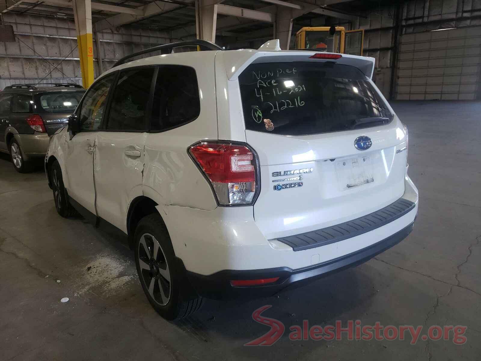 JF2SJAGC5JH424239 2018 SUBARU FORESTER