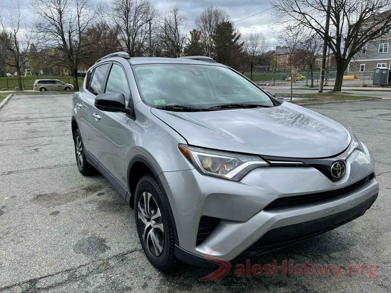 2T3ZFREV5HW355798 2017 TOYOTA RAV4