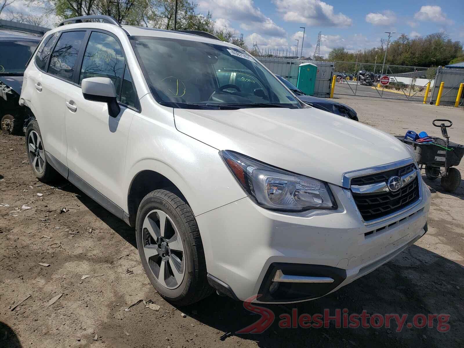 JF2SJAGC5JH524017 2018 SUBARU FORESTER