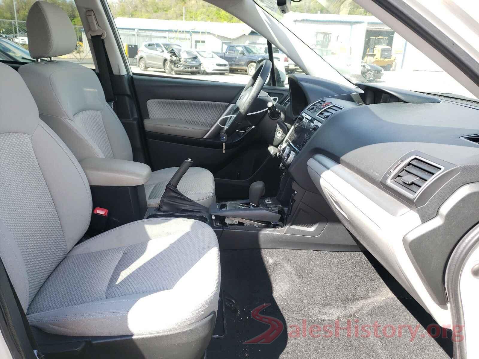 JF2SJAGC5JH524017 2018 SUBARU FORESTER