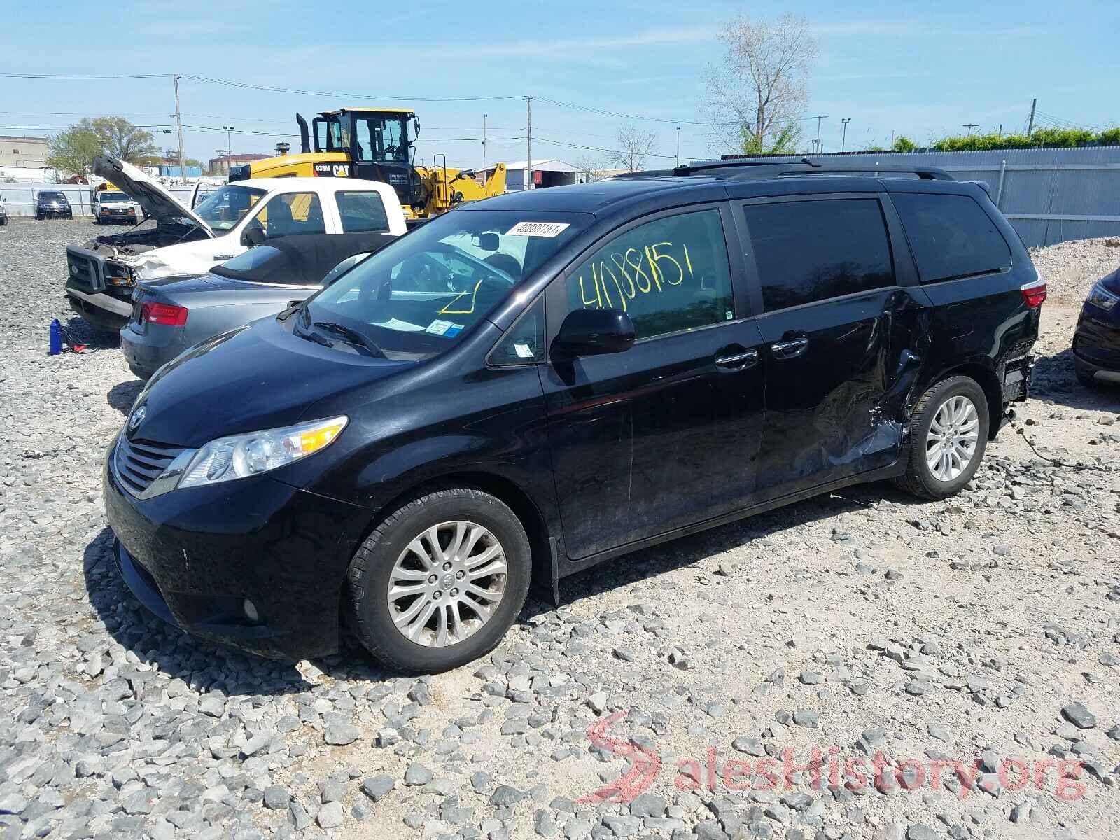 5TDYZ3DC3HS810696 2017 TOYOTA SIENNA