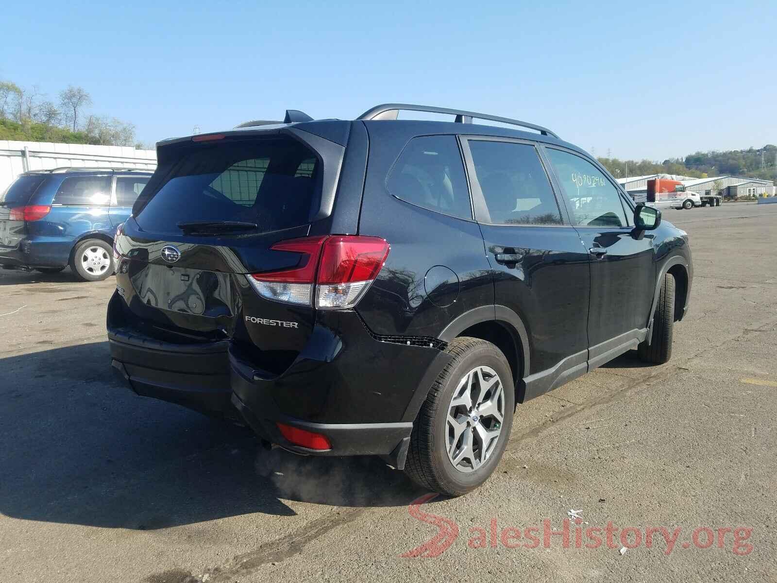 JF2SKAJC4LH440764 2020 SUBARU FORESTER