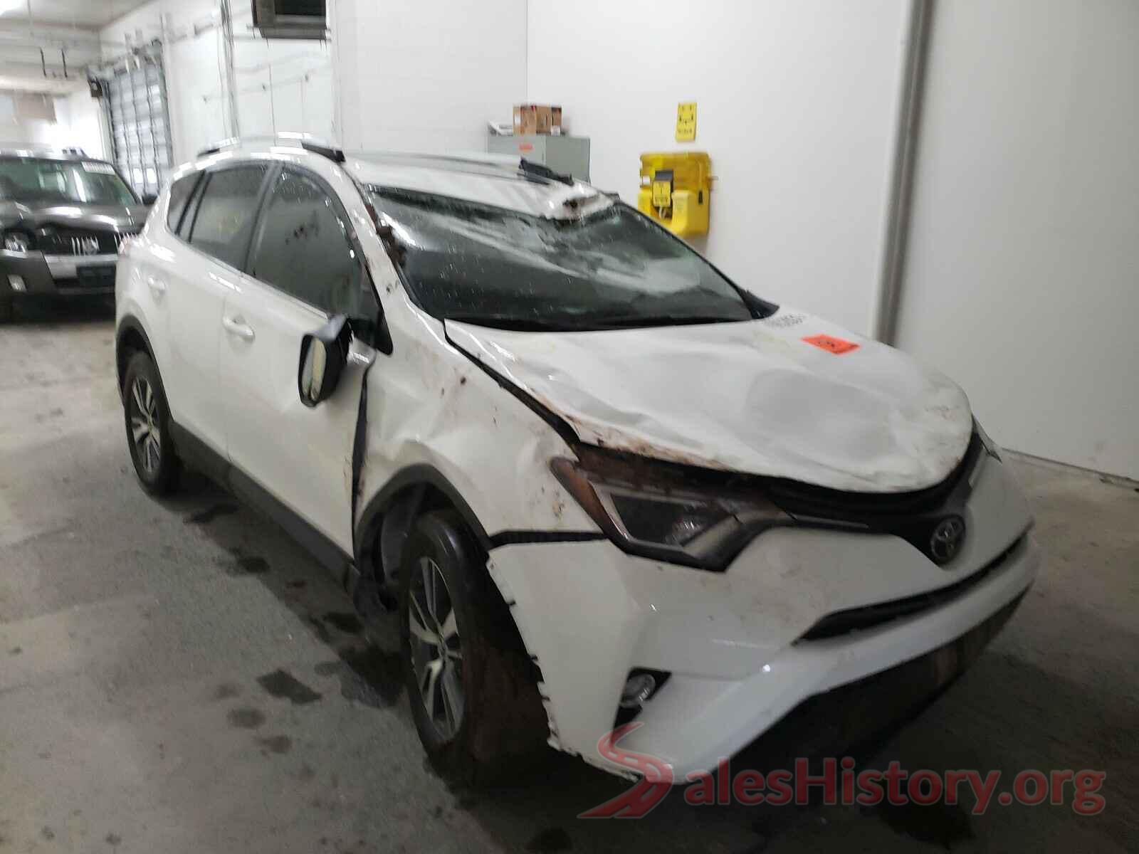 2T3RFREV8JW815770 2018 TOYOTA RAV4