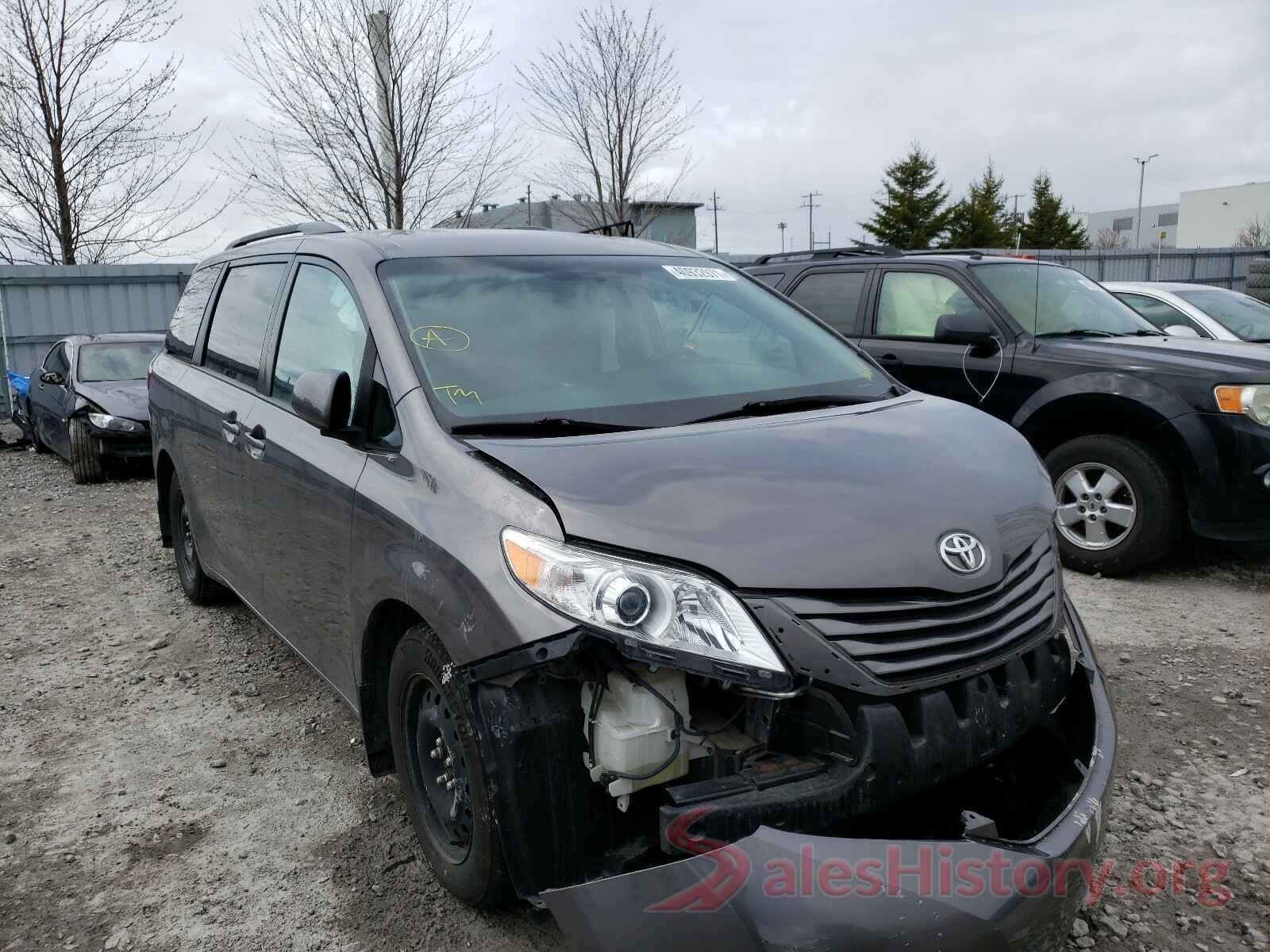 5TDKZ3DC3HS879524 2017 TOYOTA SIENNA