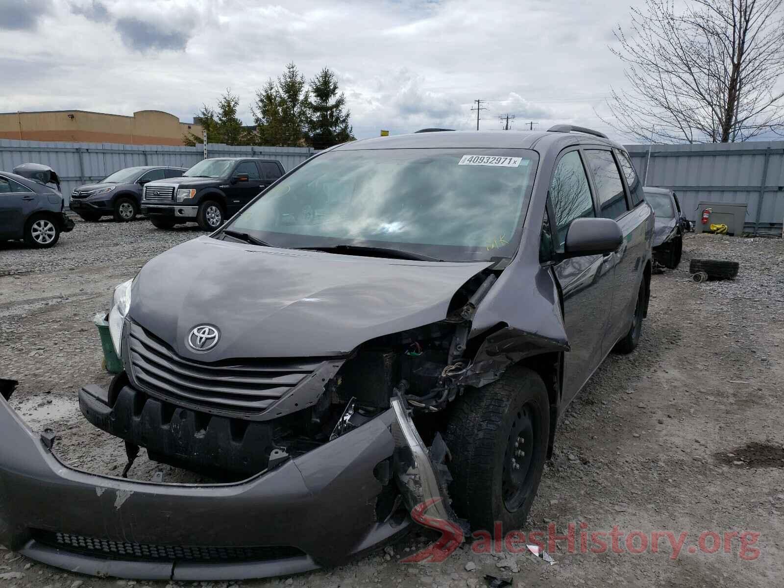 5TDKZ3DC3HS879524 2017 TOYOTA SIENNA