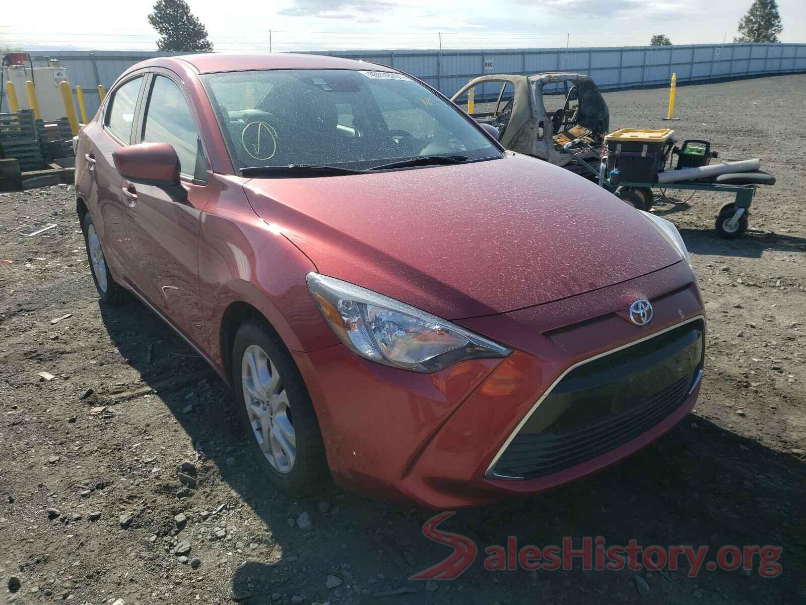 3MYDLBYV7JY323992 2018 TOYOTA YARIS