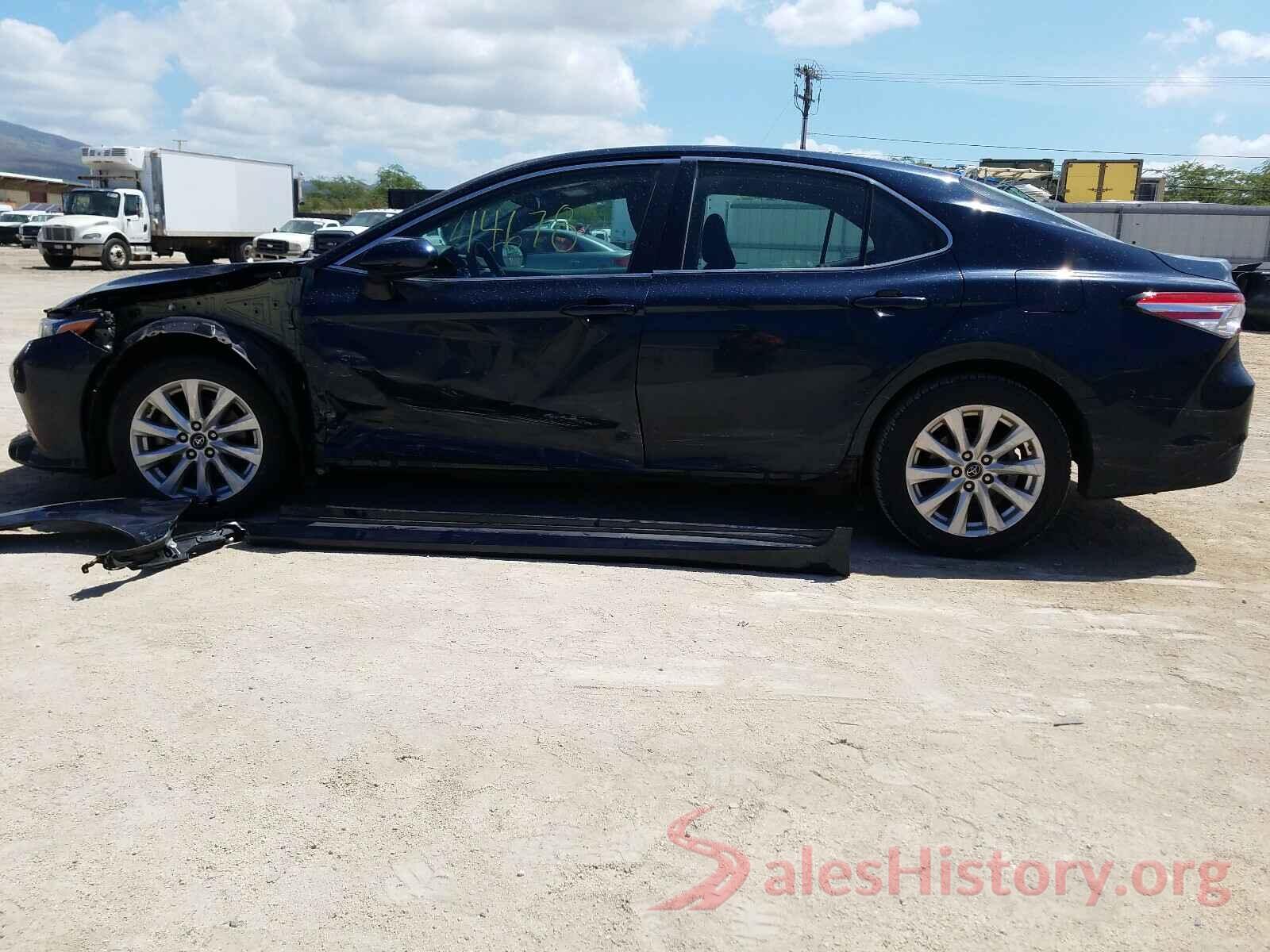 4T1B11HK8JU555365 2018 TOYOTA CAMRY