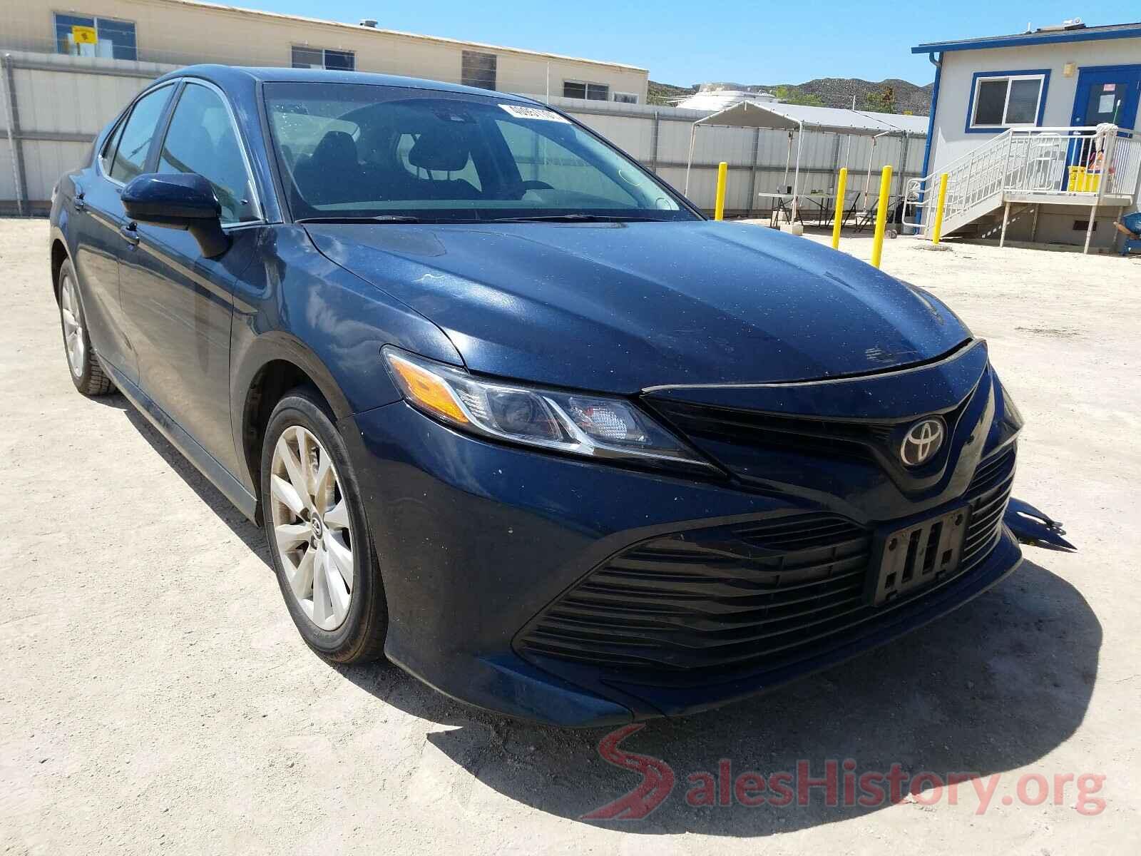 4T1B11HK8JU555365 2018 TOYOTA CAMRY