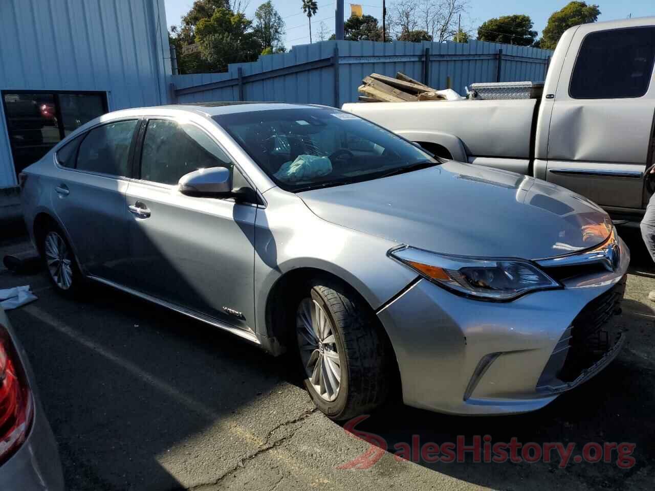 4T1BD1EB9JU062404 2018 TOYOTA AVALON