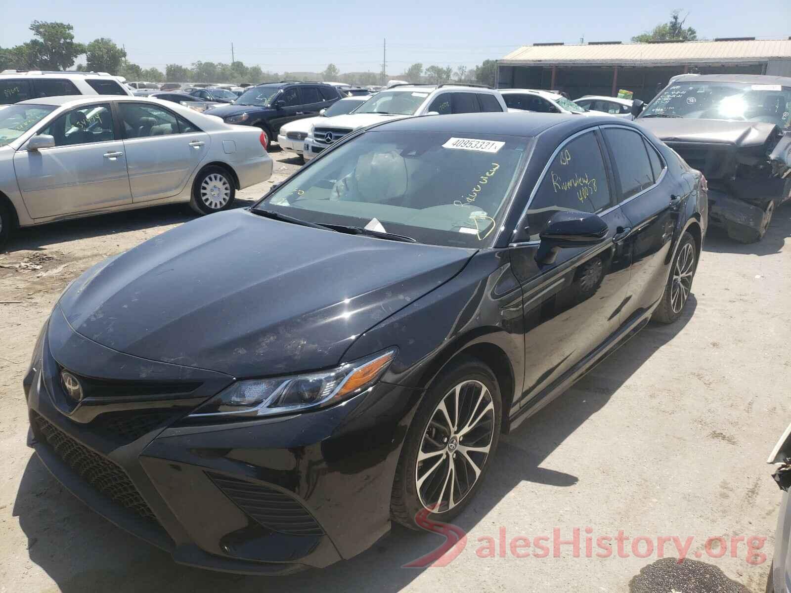 4T1B11HK8JU124587 2018 TOYOTA CAMRY