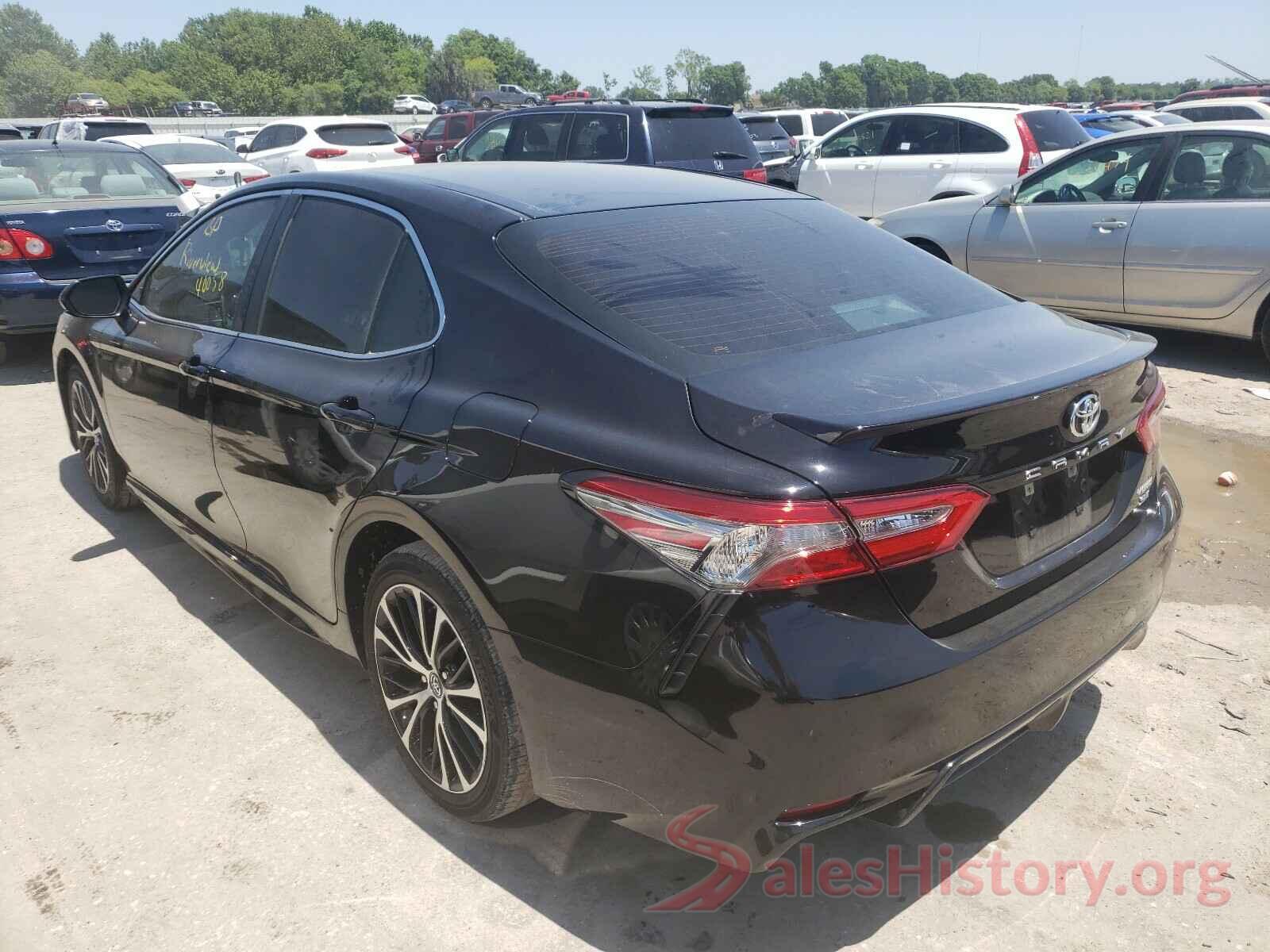 4T1B11HK8JU124587 2018 TOYOTA CAMRY