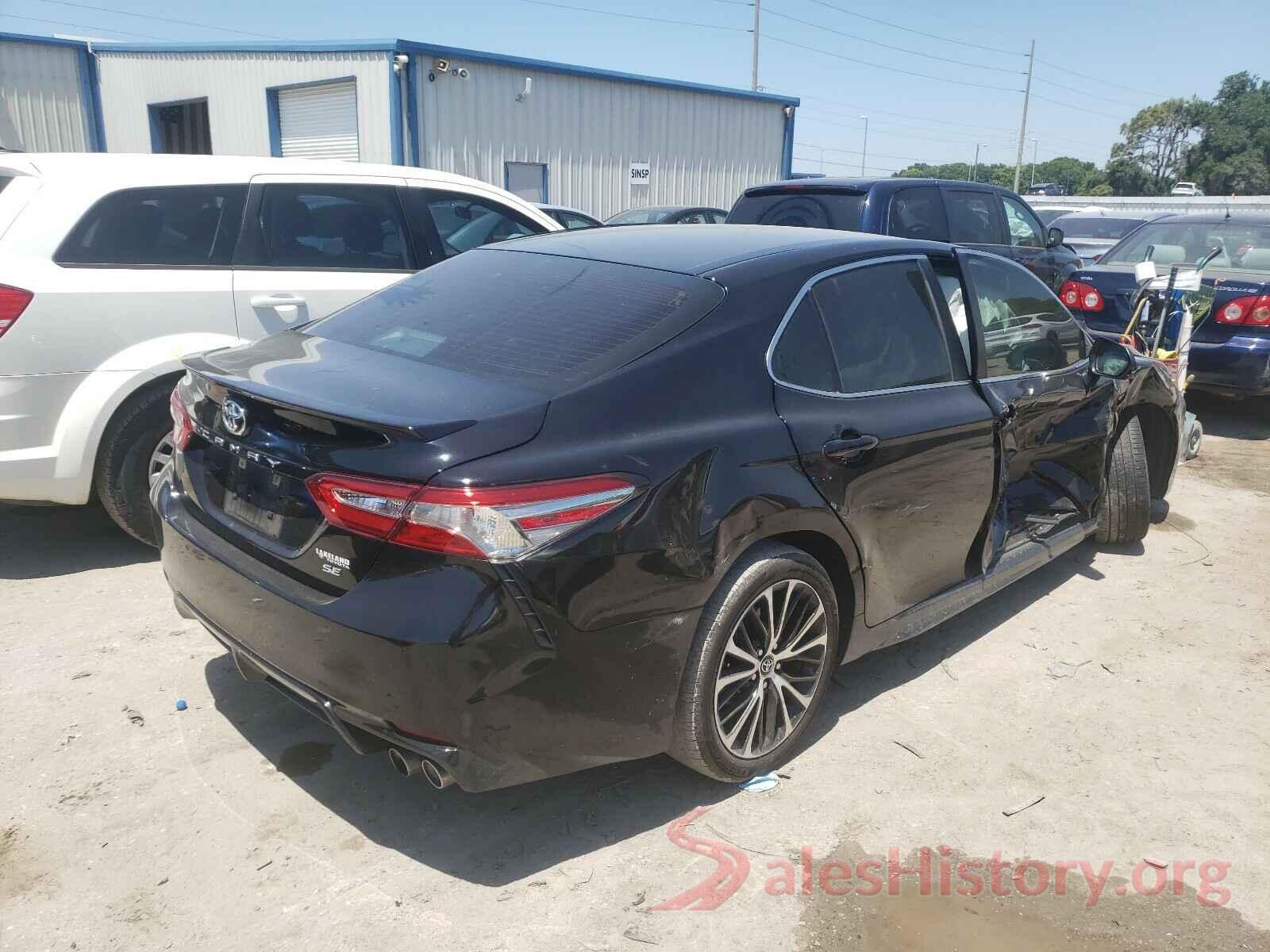 4T1B11HK8JU124587 2018 TOYOTA CAMRY