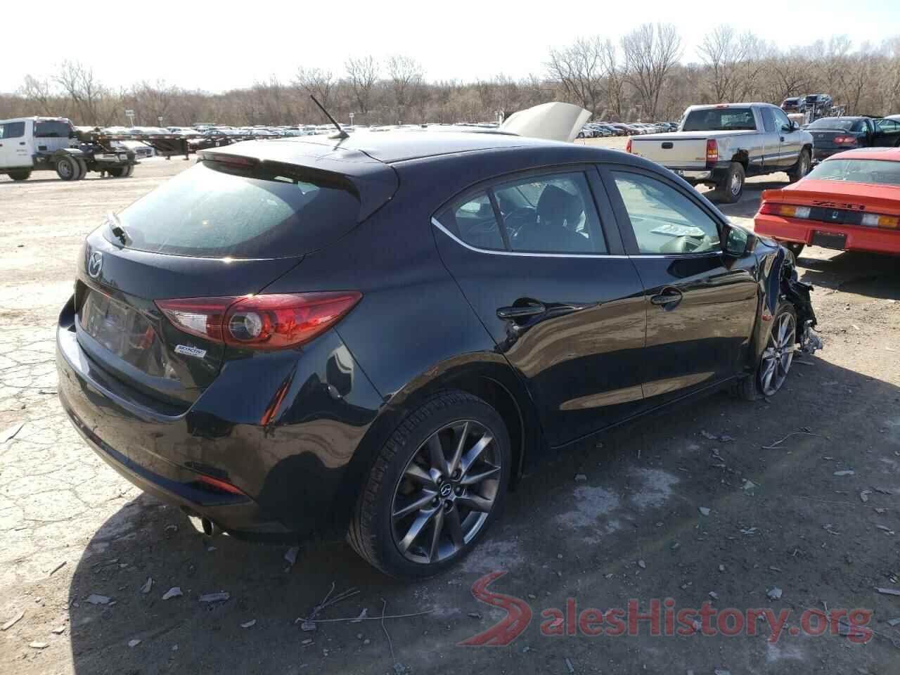 3MZBN1L39JM256784 2018 MAZDA 3