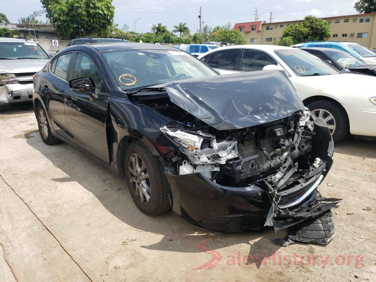 3MZBN1U76JM238485 2018 MAZDA 3