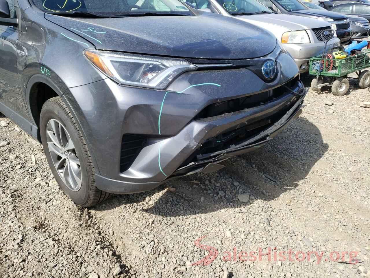 JTMRJREVXJD215425 2018 TOYOTA RAV4