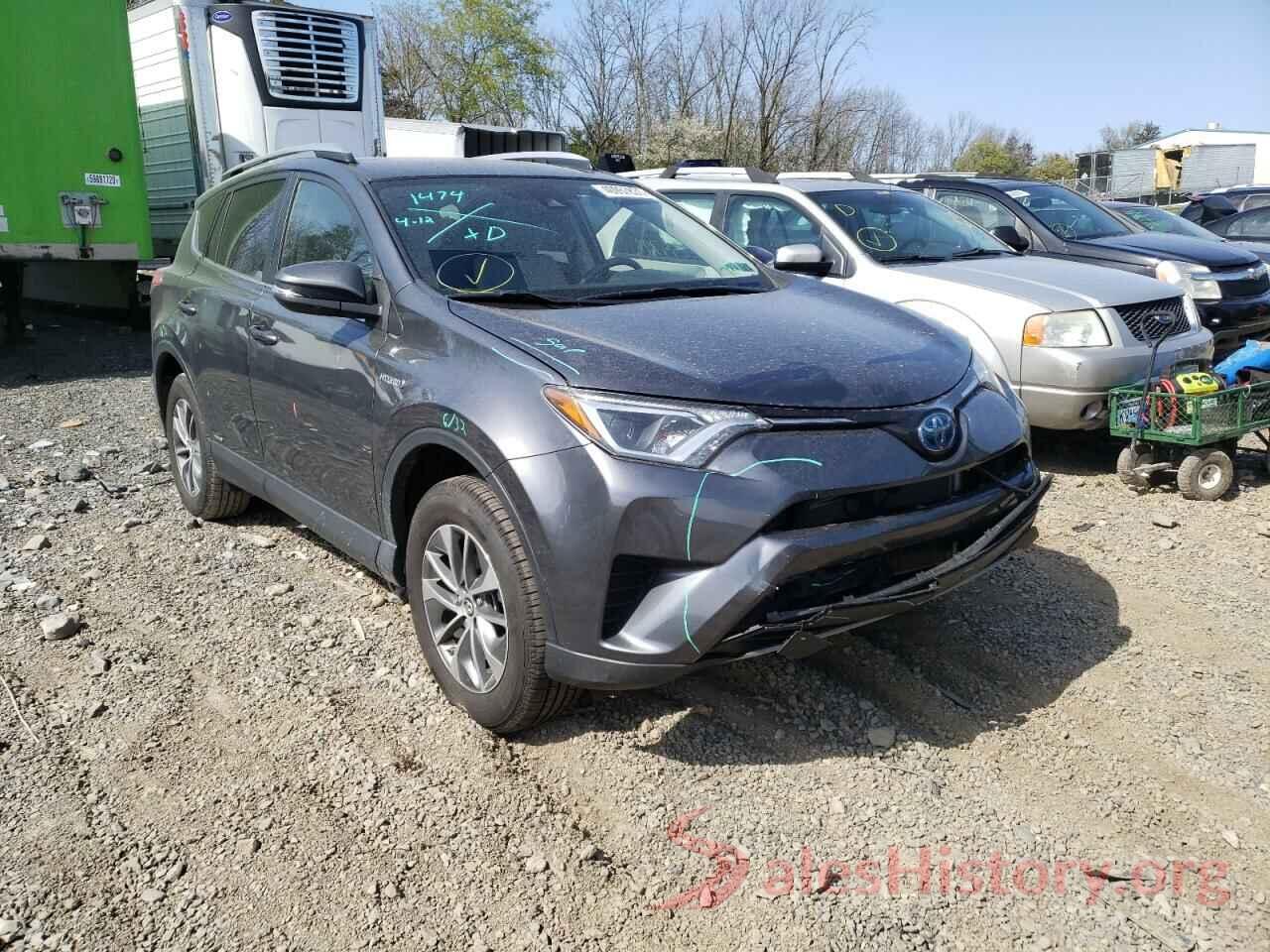 JTMRJREVXJD215425 2018 TOYOTA RAV4