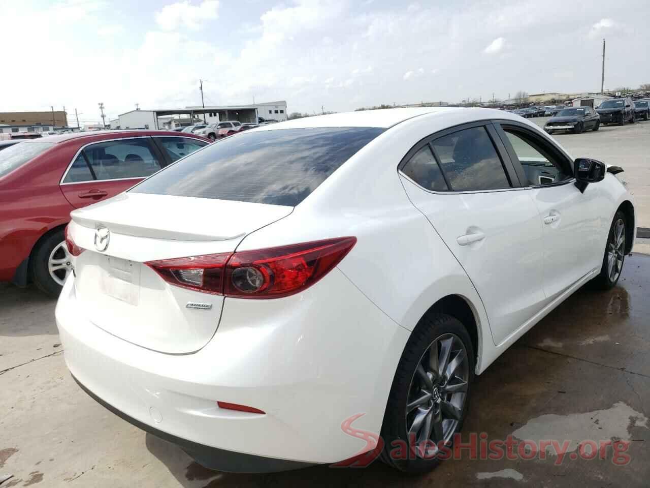 3MZBN1V32JM229293 2018 MAZDA 3