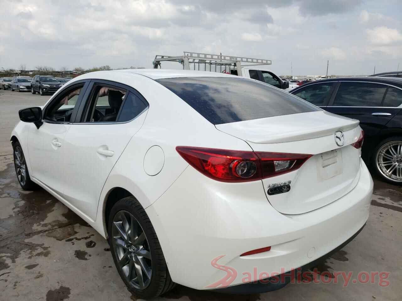 3MZBN1V32JM229293 2018 MAZDA 3