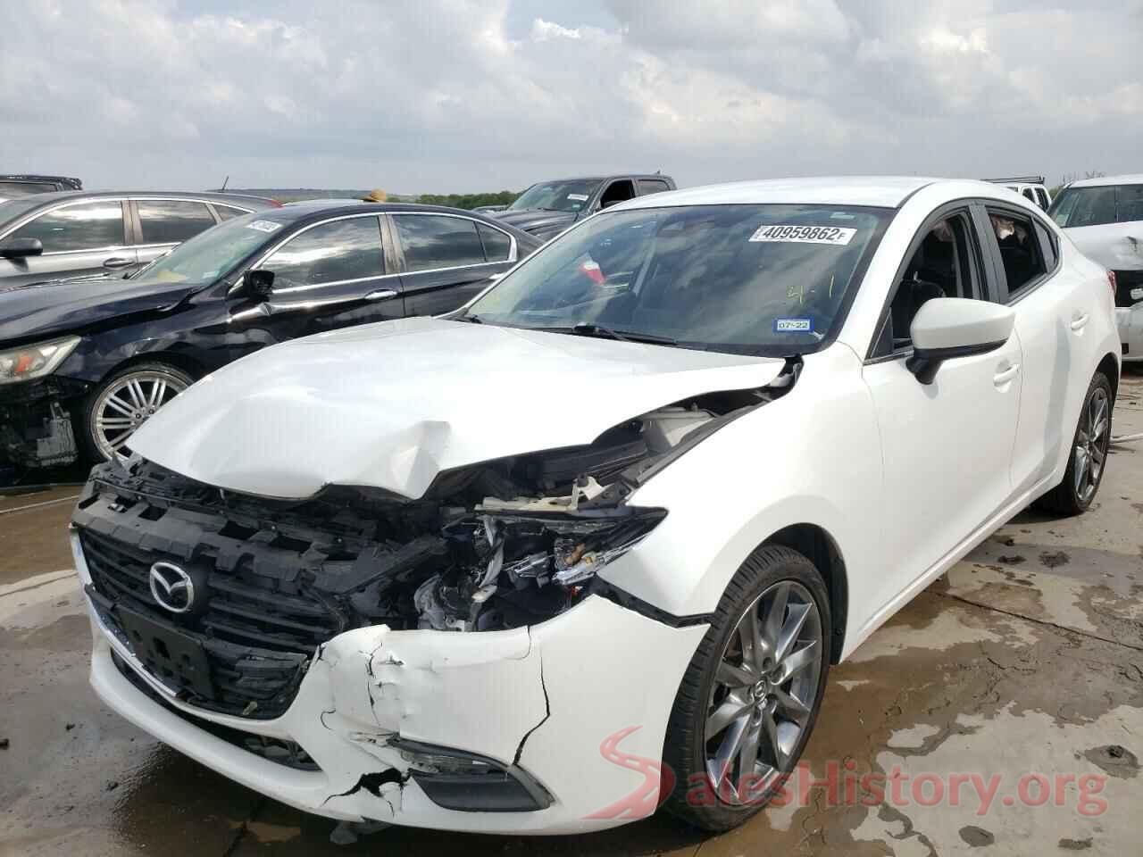 3MZBN1V32JM229293 2018 MAZDA 3