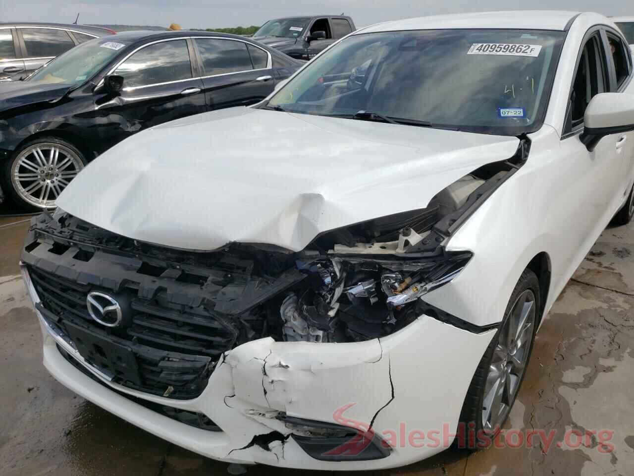 3MZBN1V32JM229293 2018 MAZDA 3