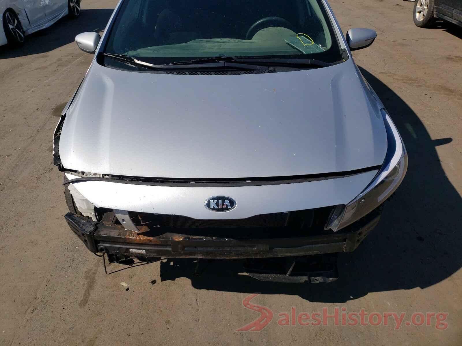 KNAFK5A83H5700886 2017 KIA FORTE