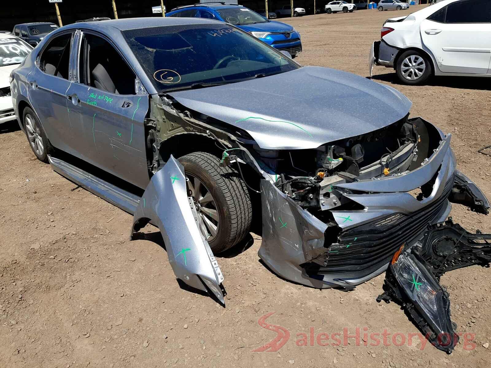 4T1B11HK8JU093700 2018 TOYOTA CAMRY