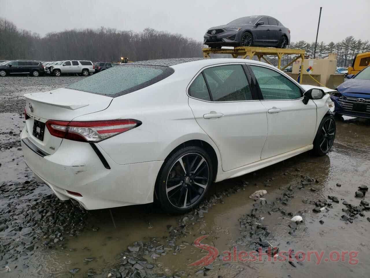 4T1B61HK1JU053184 2018 TOYOTA CAMRY