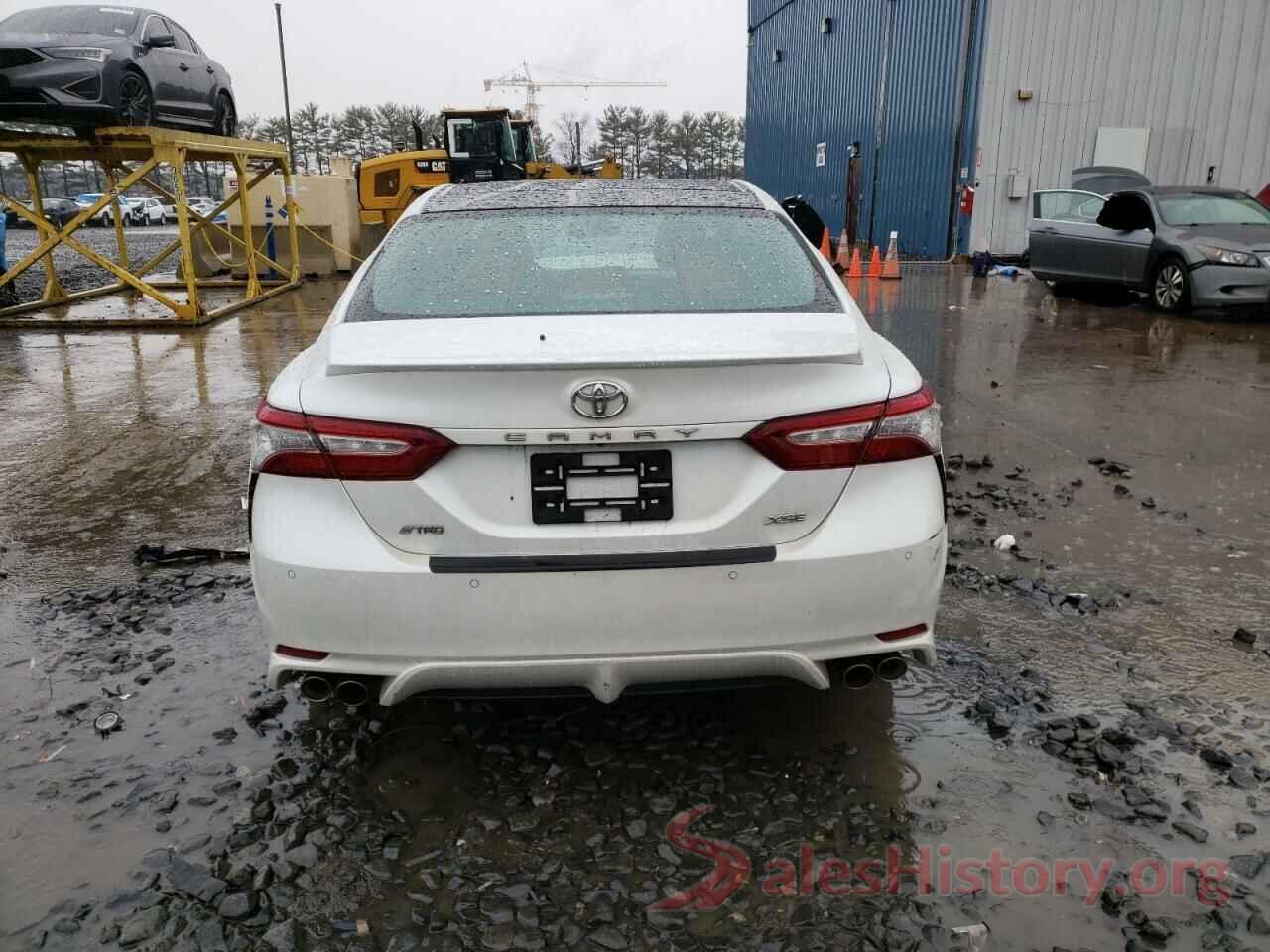 4T1B61HK1JU053184 2018 TOYOTA CAMRY