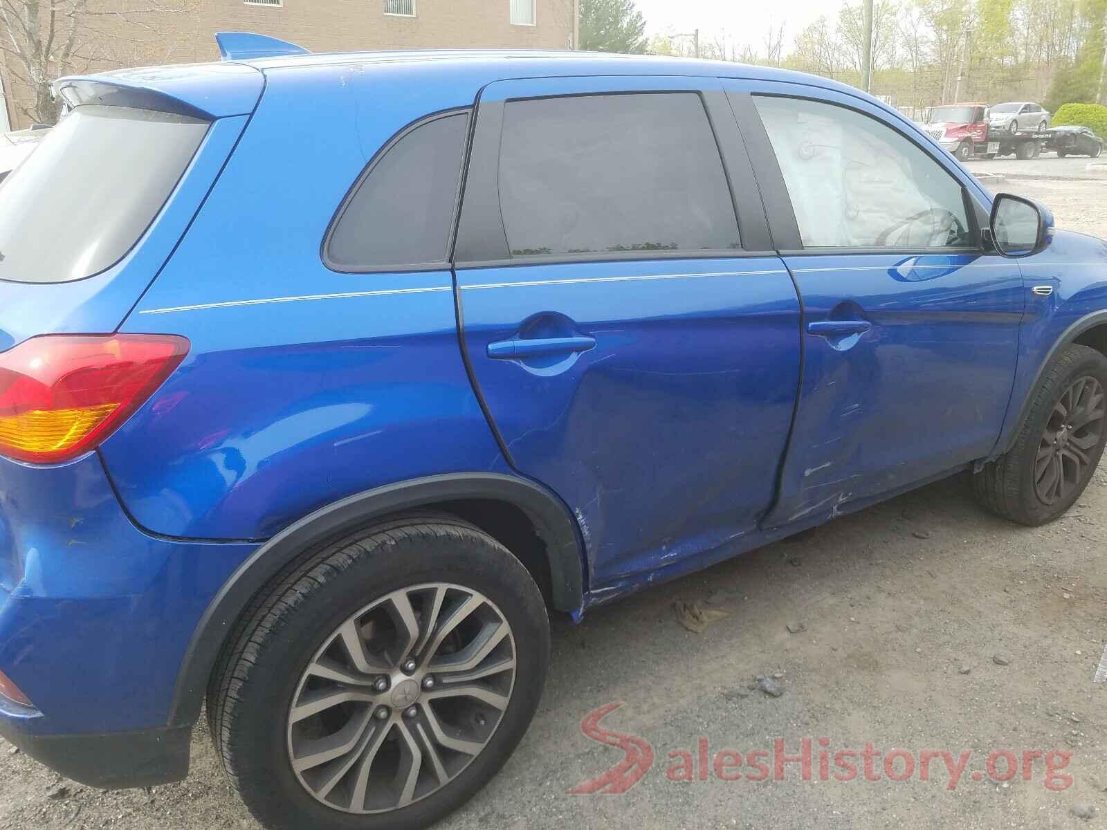 JA4AP3AU0JU005593 2018 MITSUBISHI OUTLANDER