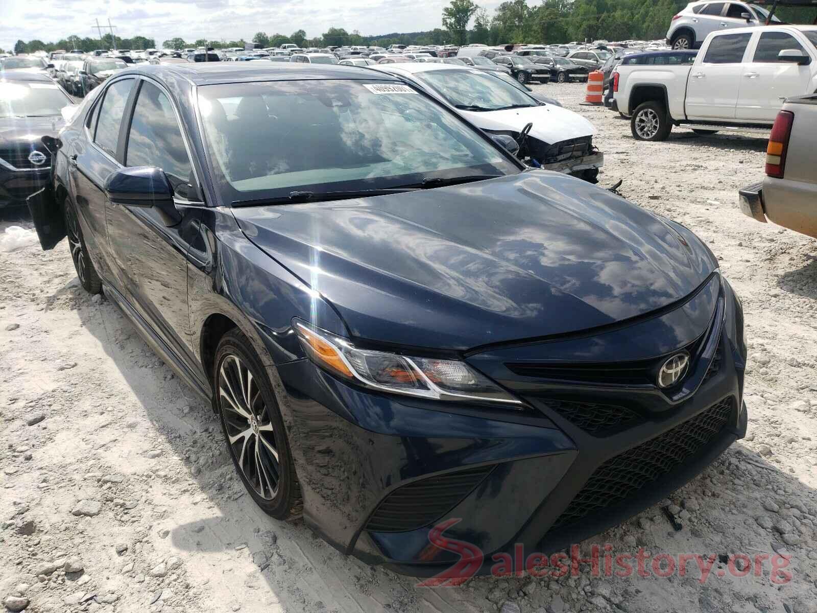 4T1B11HK6JU638079 2018 TOYOTA CAMRY